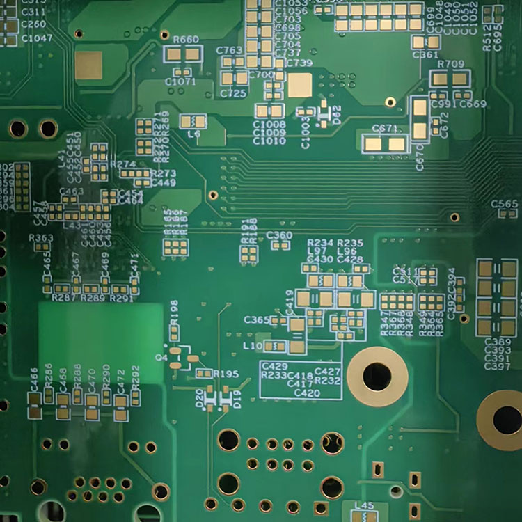 ما الذي يجعل HDI PCB مفتاح الأداء الإلكتروني عالي الكثافة؟