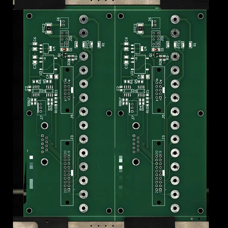 ما هي الاعتبارات الأساسية عند تصميم ثنائي الفينيل متعدد الكلور من الألومنيوم لمصابيح LED؟